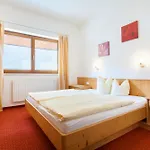 Amtshaus Apartament Tux