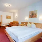 Amtshaus Apartament Tux